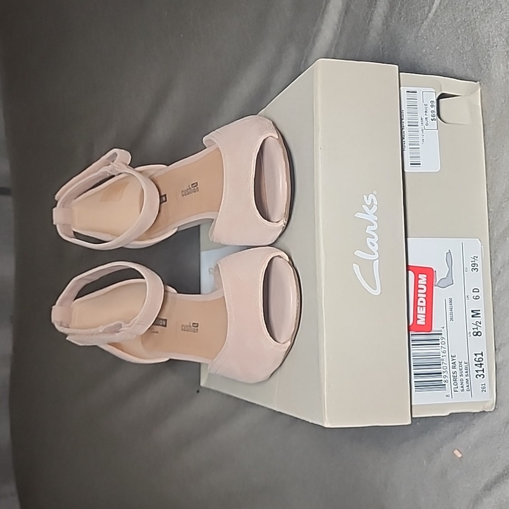 Clarks Flores Raye Sand Suede Peek-Toe Wedges - Size 8.5